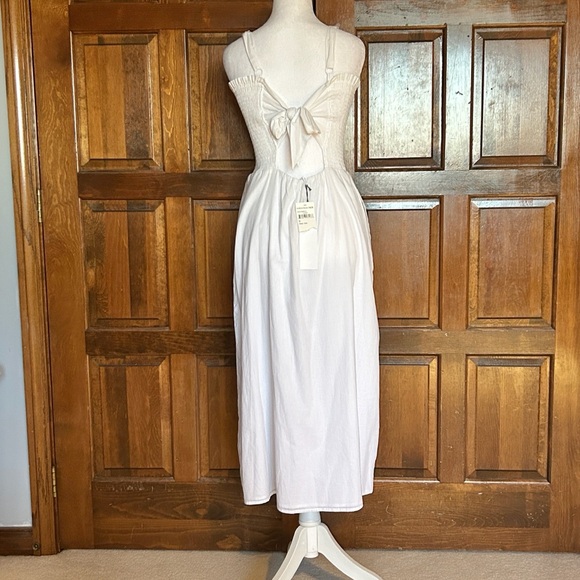 NWT Nordstrom Rack WAYF Smocked Midi Dress Sleeveless Summer Graduation Medium - Picture 2 of 10